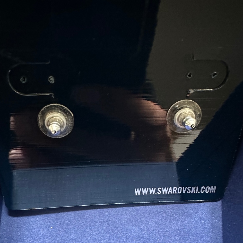 Swarovski stud earrings - Picture 5 of 10